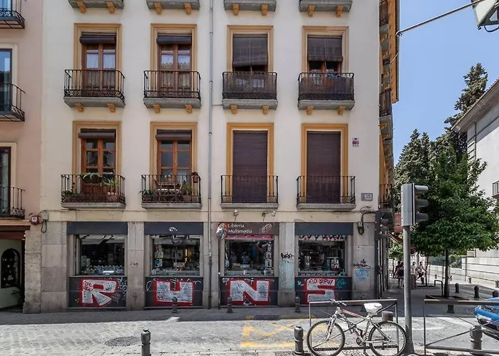 Ch Elvira Luxury Apartment